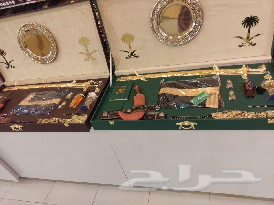 الي يبغى يهدي شخص عزيز عليه\nبشوت وسيوف ودروع
