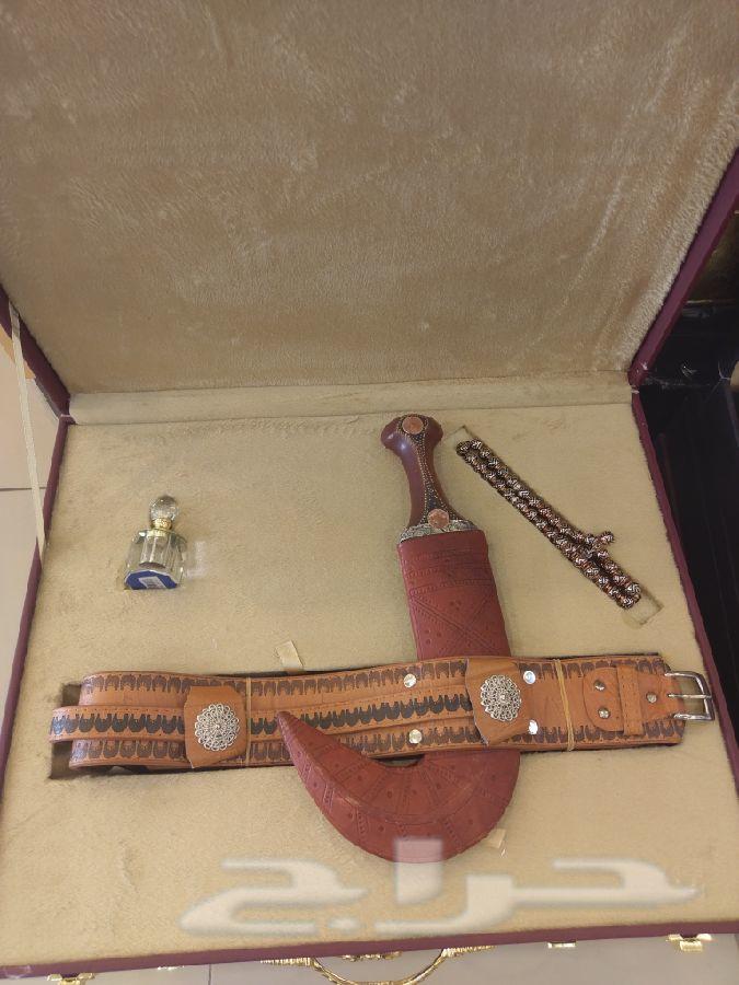 الي يبغى يهدي شخص عزيز عليه\nبشوت وسيوف ودروعV