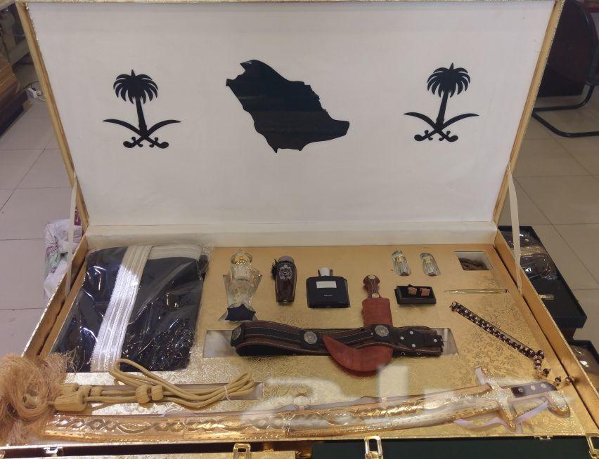 الي يبغى يهدي شخص عزيز عليه\nبشوت وسيوف ودروعV