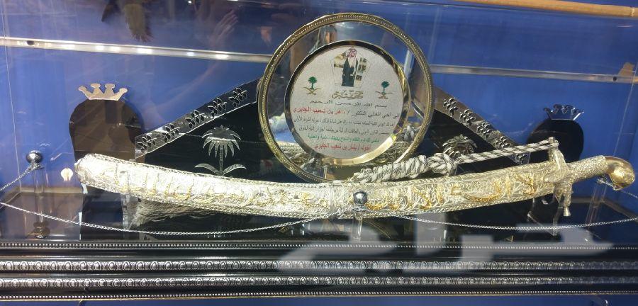 الي يبغى يهدي شخص عزيز عليه\nبشوت وسيوف ودروعV