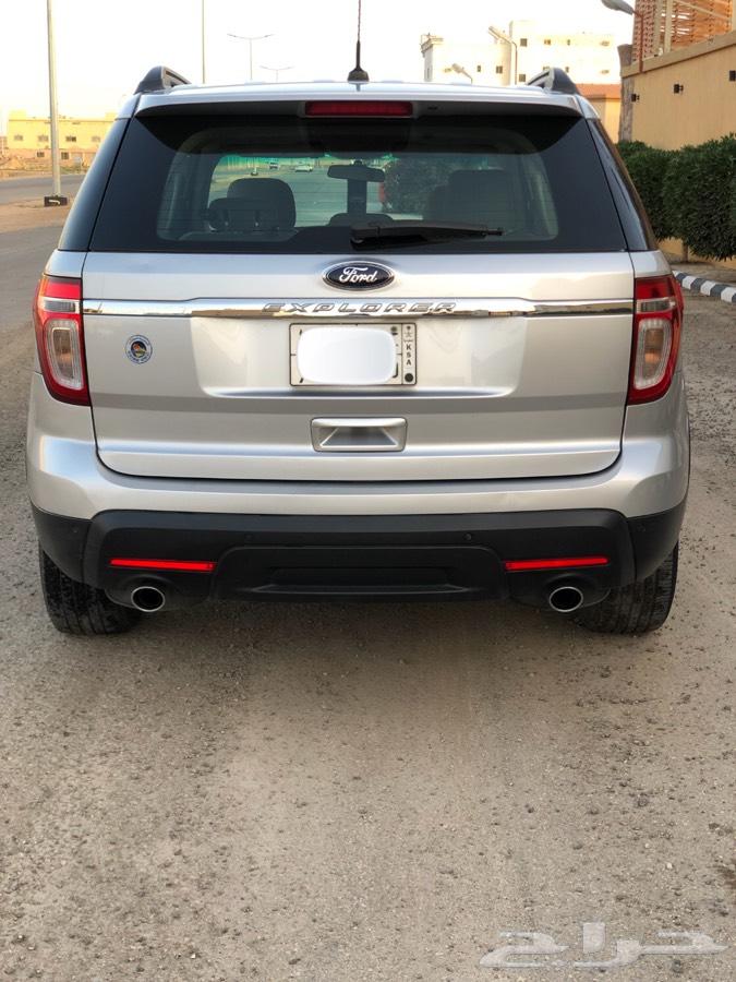 اكسبلورر 2015 فضي . نظيف جدا