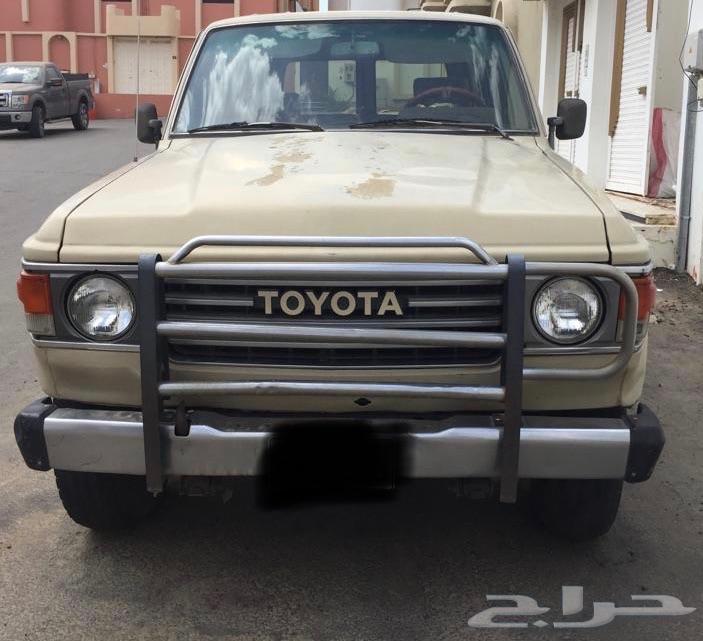 صالون لاند كروزر 1985 نظيف