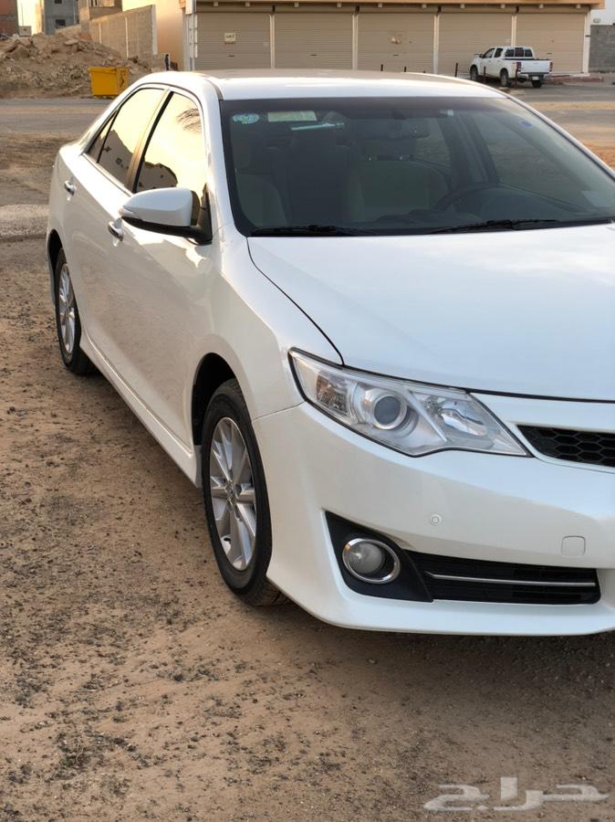 كامري 2012 لؤلؤي GLX . نظيف جدا
