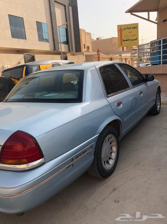 للبيع فور كراون فكتوريا 2002