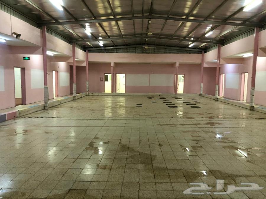 مبنى مدرسه مكون من 21 فصل للإيجار