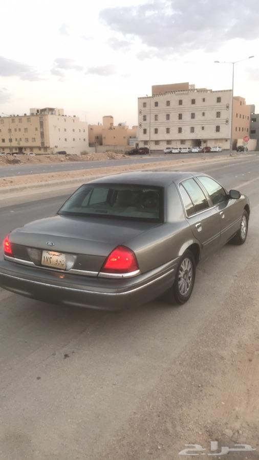 للبيع فورد فكتوريا 2004