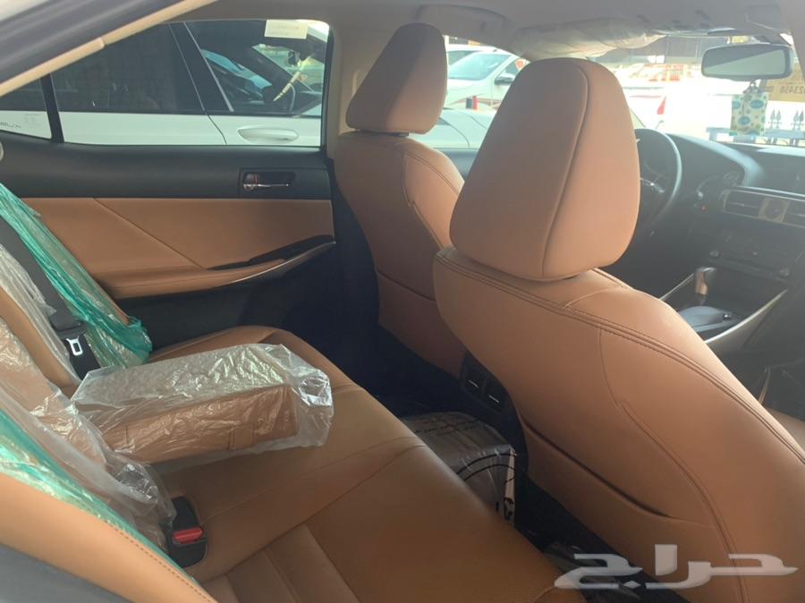 لكزس is350