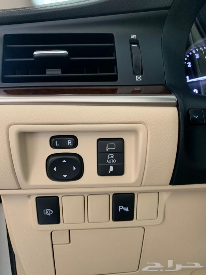للبيع لكزس ES 350 ممشى قليل V6