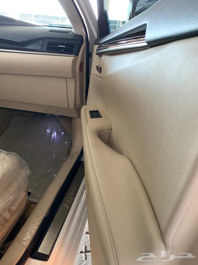 للبيع لكزس ES 350 ممشى قليل V6