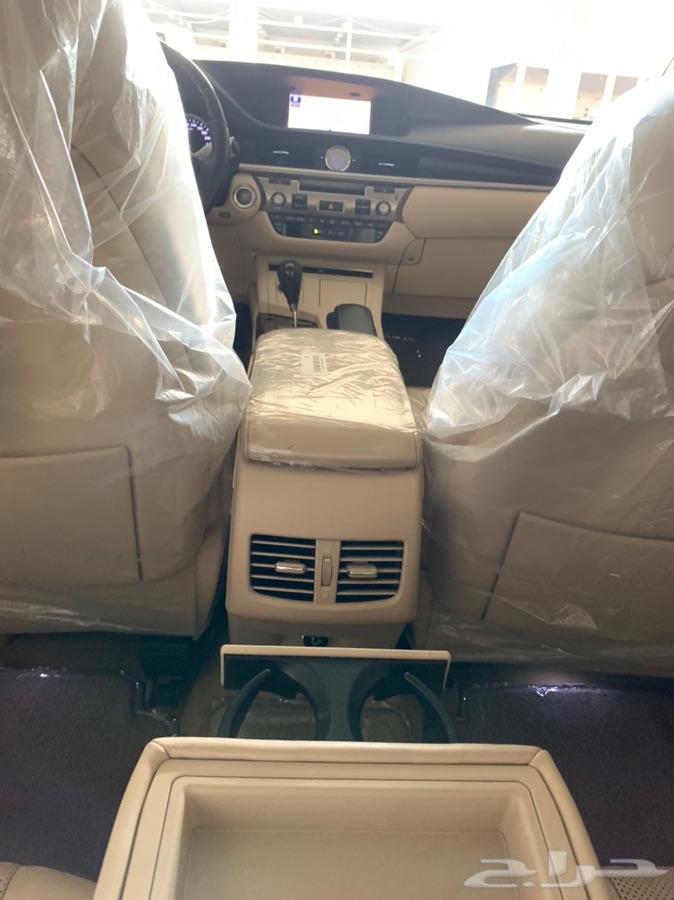 للبيع لكزس ES 350 ممشى قليل V6