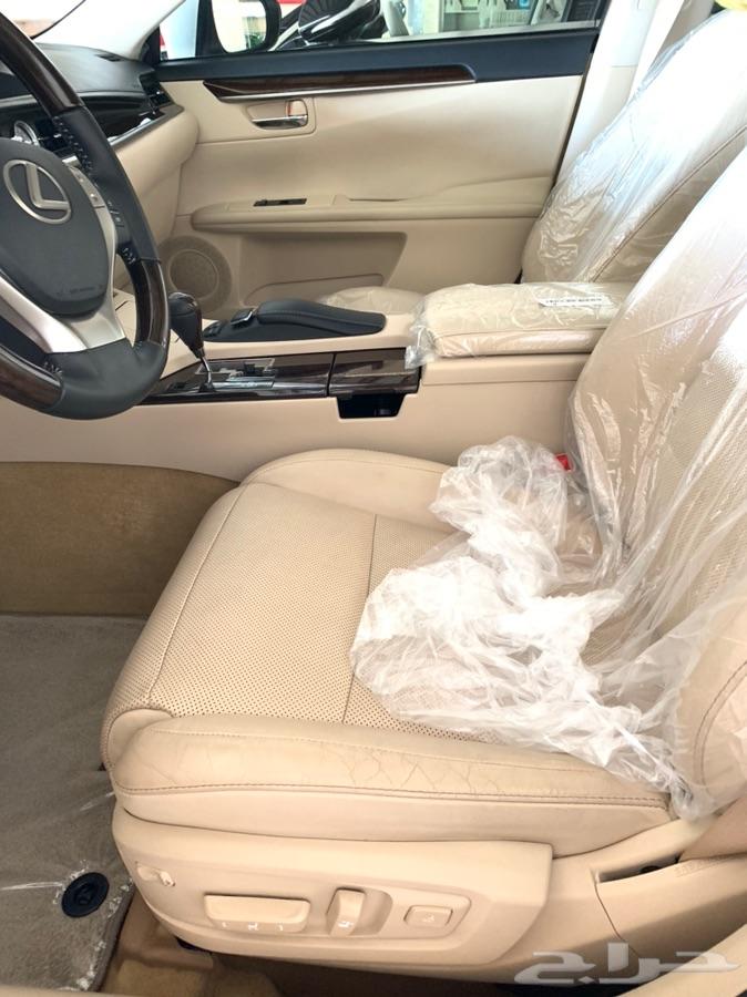 للبيع لكزس ES 350 ممشى قليل V6