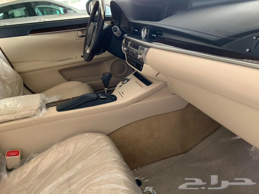 للبيع لكزس ES 350 ممشى قليل V6