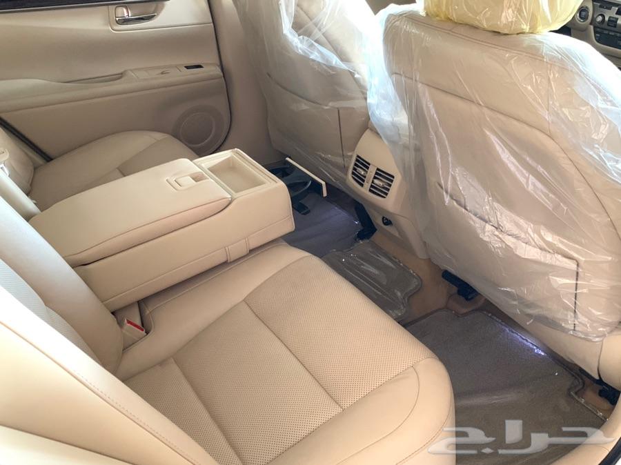 للبيع لكزس ES 350 ممشى قليل V6