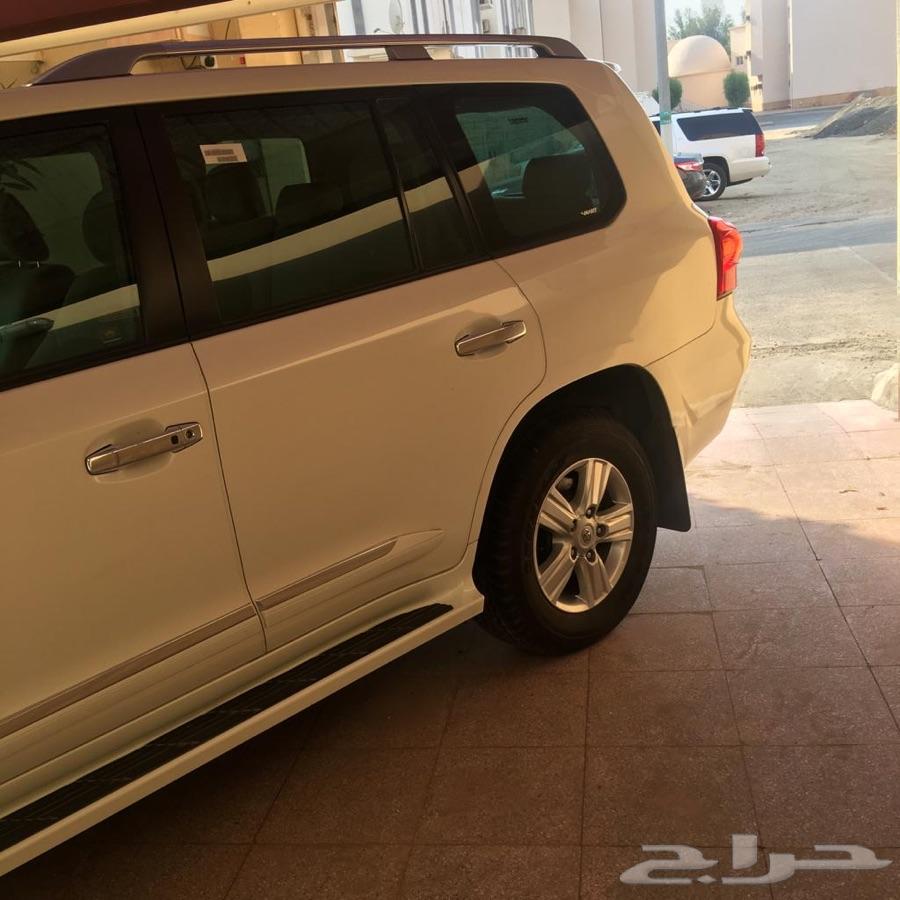 جيب لاندكروزر ستيني 2015