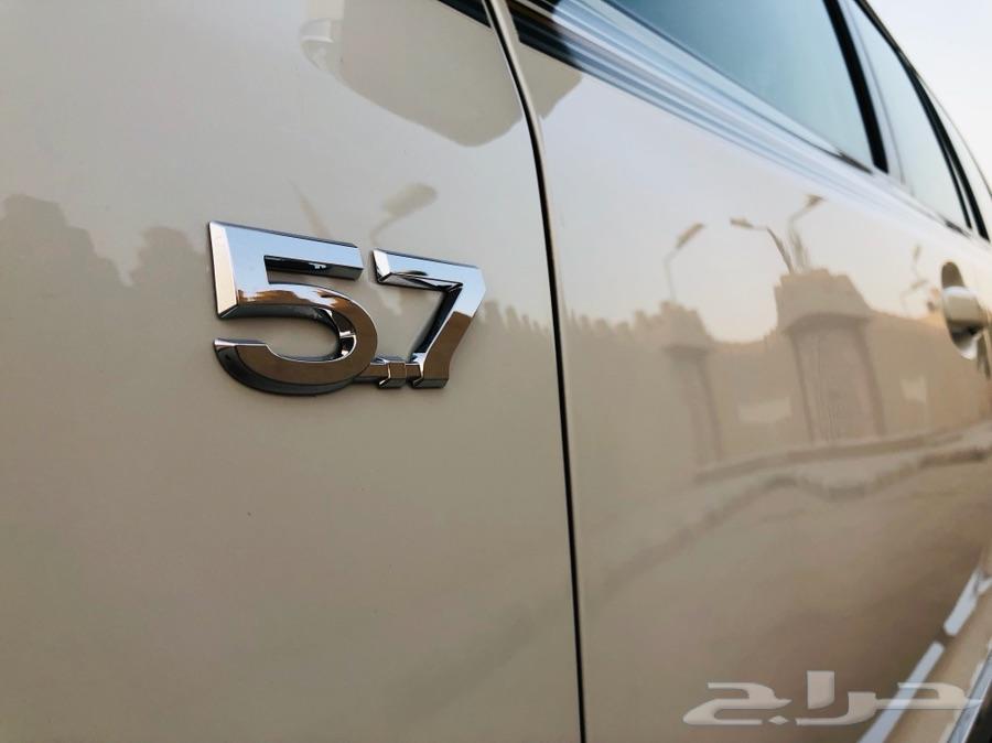 لاندكروزر VXR 5.7 مرهم 2019 نظيف