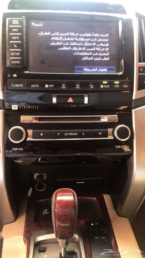 للبيع لاندكروزر VXR 5.7 موديل 2014 اسود