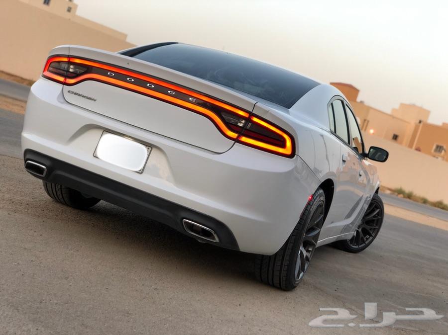 تشارجر 2015 ابيض ستاندر . نظيف جدا
