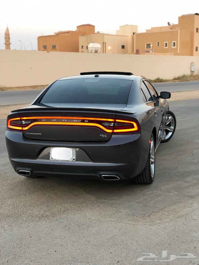 تشارجر 2018 بني RT . نظيف جدا
