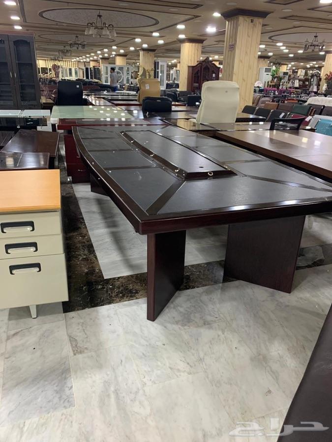 طاولات اجتماع بعرض خاص