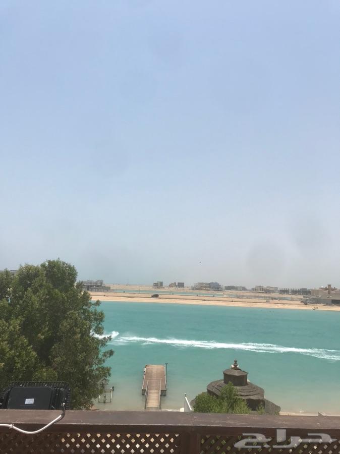 فلل بمسبح خاص عالبحر مباشرة