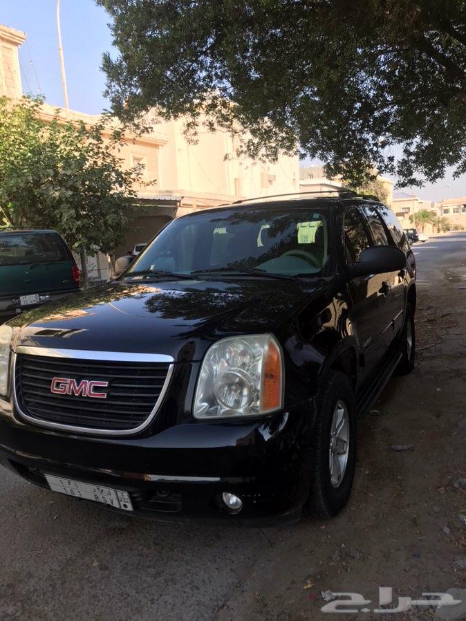 يوكون 2011 اسود