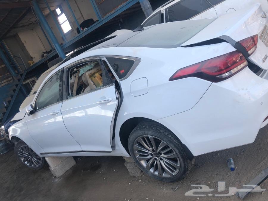 يوجد لديناء قطع جنسيس موديل حديث