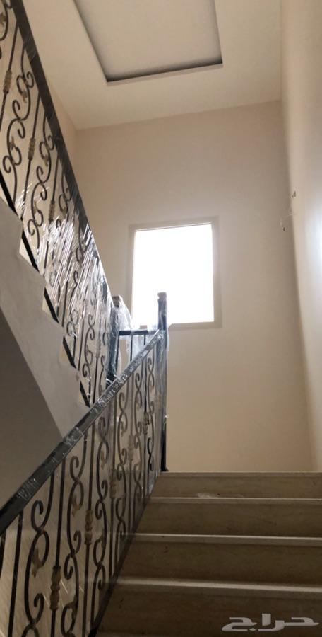 فيلا للبيع في حي ضاحية الملك فهد في الدمام