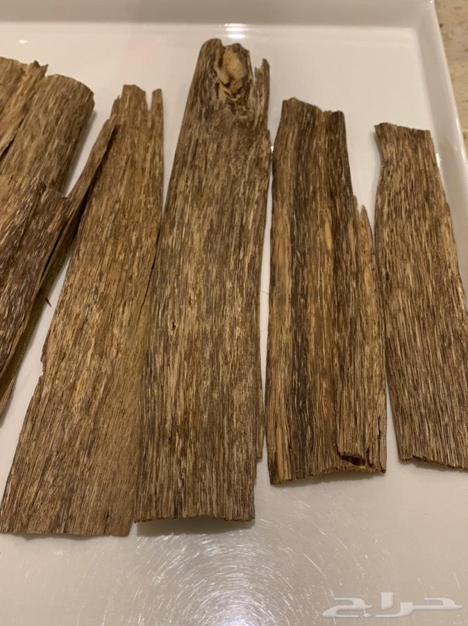 عود طبيعي (رقائق فاخره جدا ) وعلى الشرط