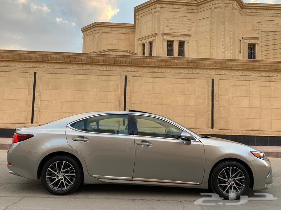 لكزس ES 350 2017 نظيف جدا بحالة الوكالة
