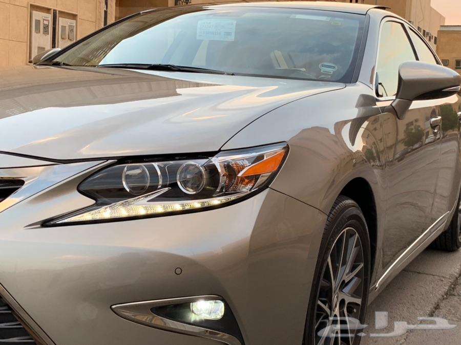 لكزس ES 350 2017 نظيف جدا بحالة الوكالة