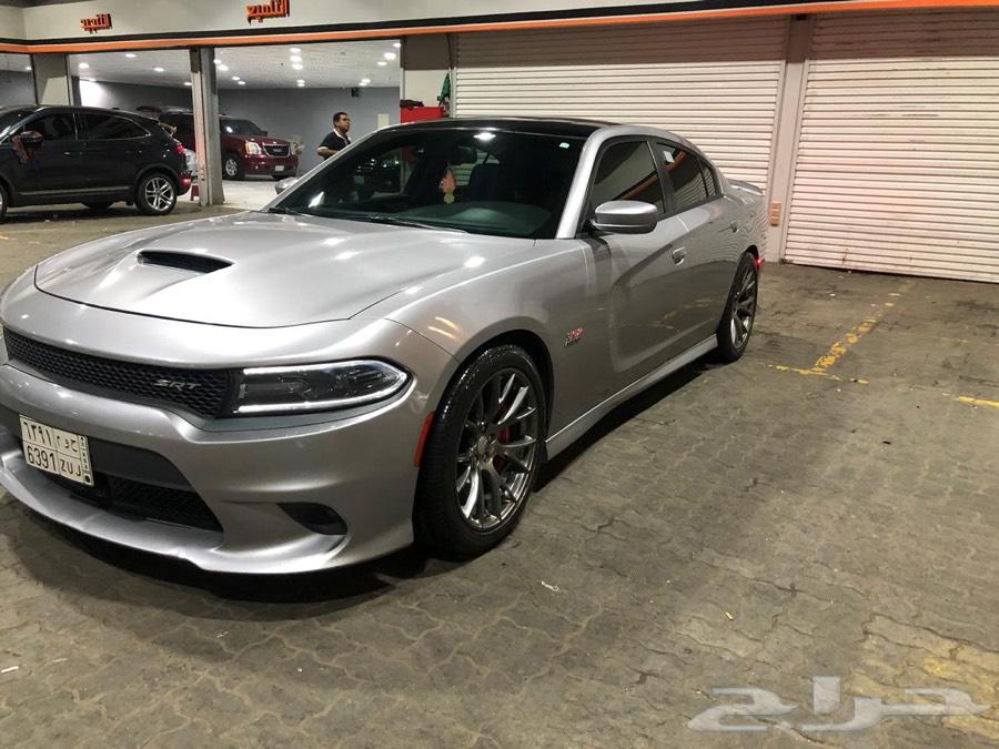 مباع. Dodge SRT8 black roof