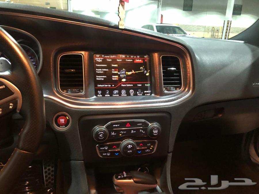 مباع. Dodge SRT8 black roof