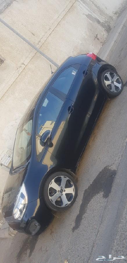 للبيع ريو هاتش باك2015
