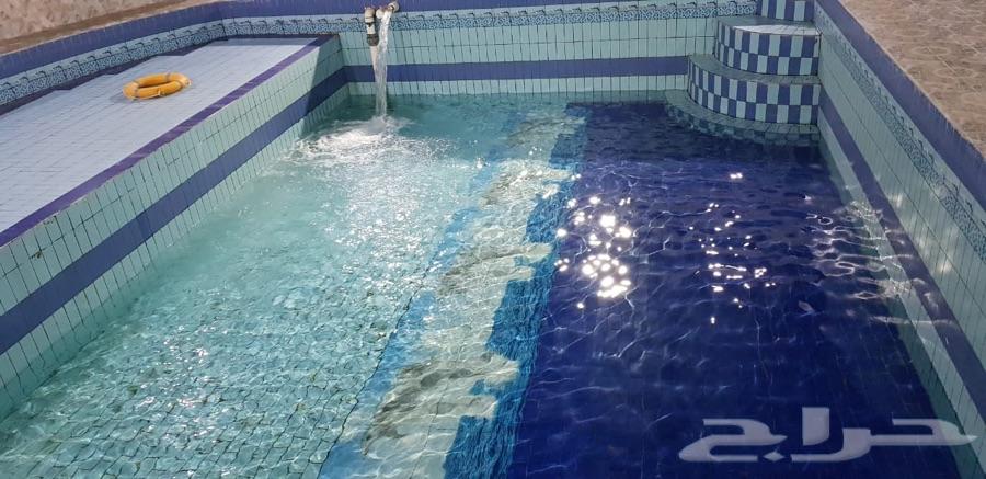 استراحة للإيجار بمزرعة بمسبح وصالة العاب