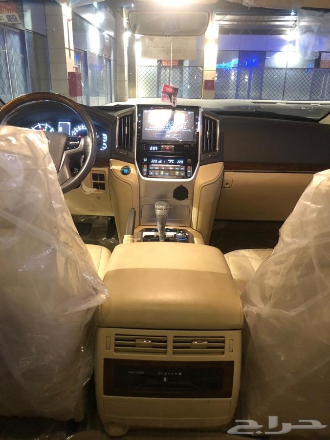لاندكروزرVXRشبه جديد وكالةعبداللطيف جميل
