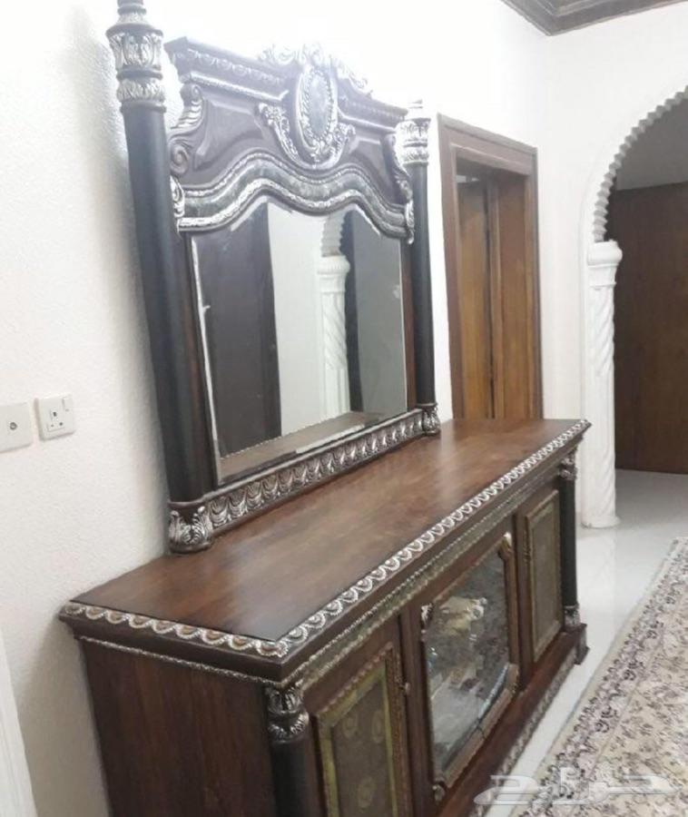 طاولة طعام