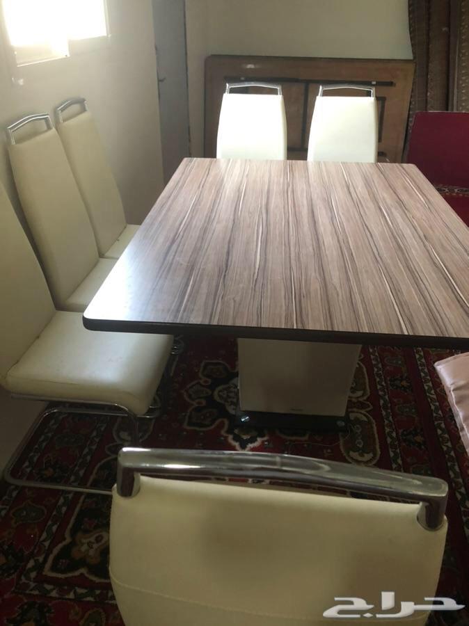 طاولة طعام فخمة ومتينة جدا