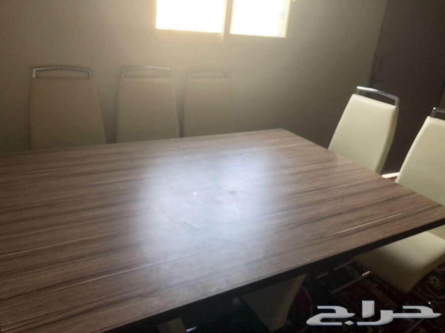 طاولة طعام فخمة ومتينة جدا