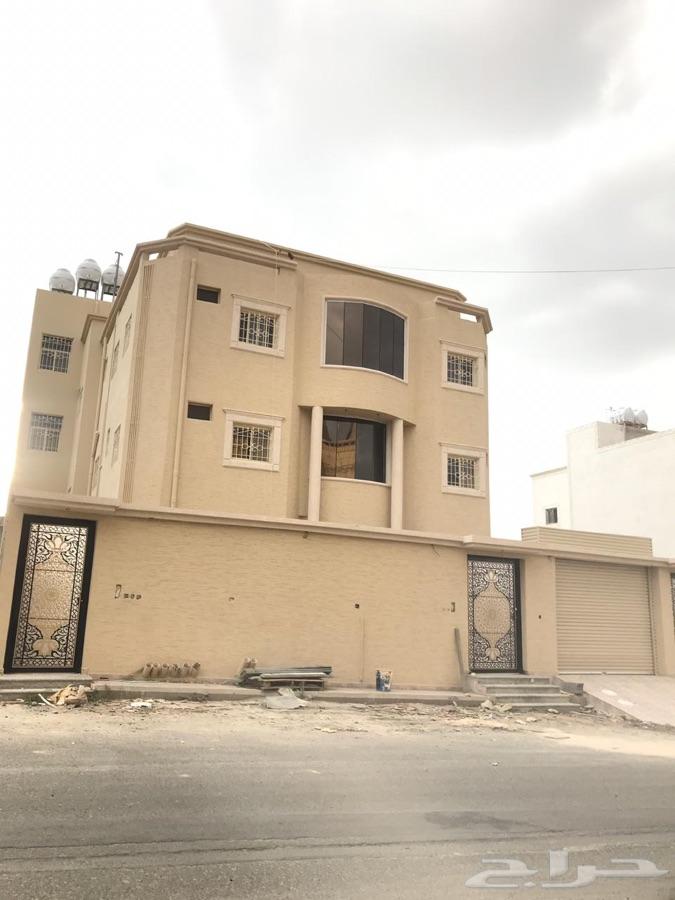 فله وثلاث شقق في المحاله