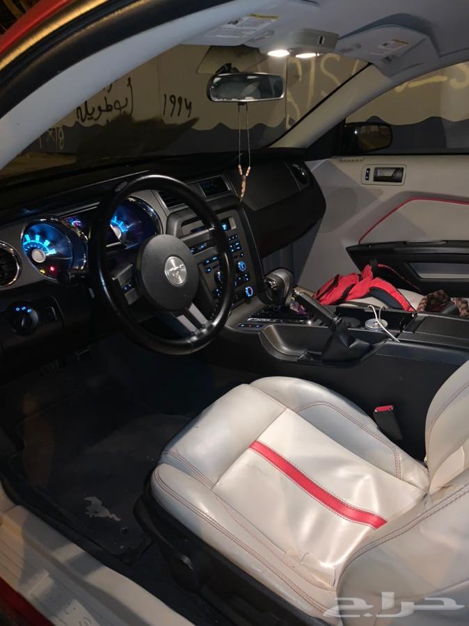 MUSTANG 2010 .V6