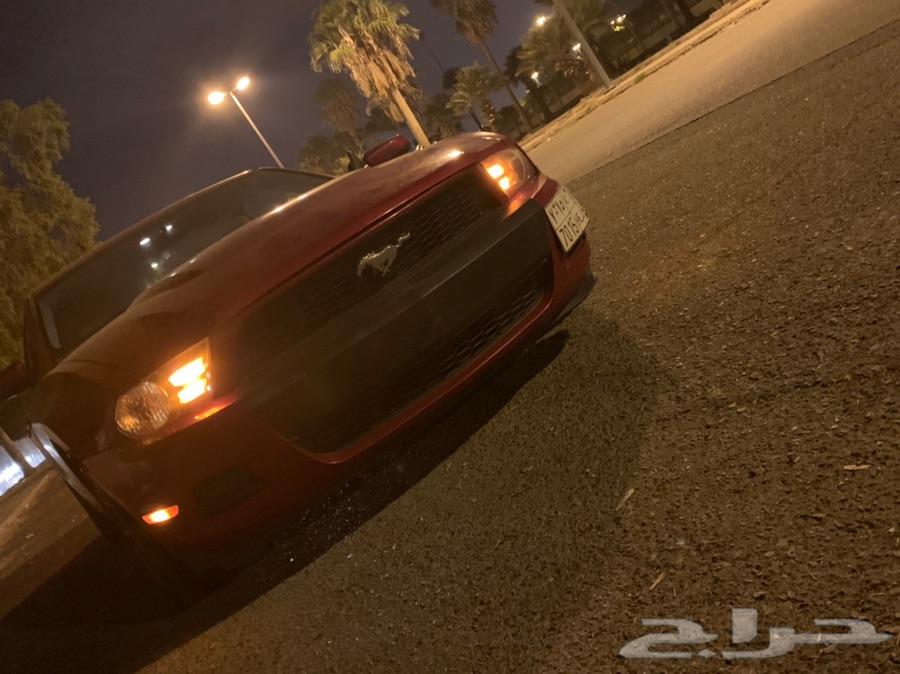 MUSTANG 2010 .V6