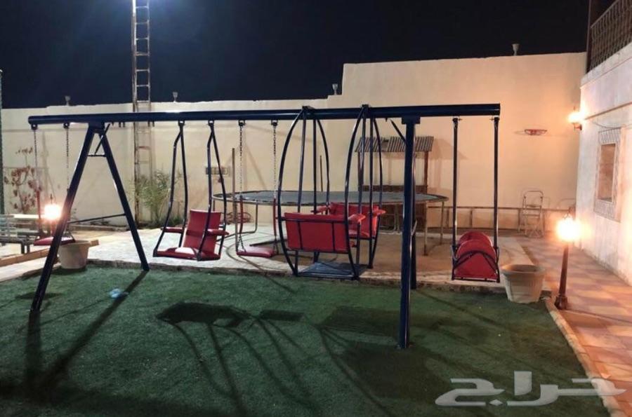 استراحة الريفيرا (مسابح وملعب عروض )