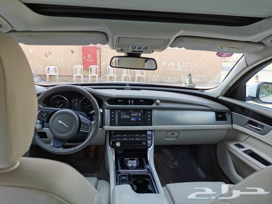 للبيع جاكور XF نظيف 2016