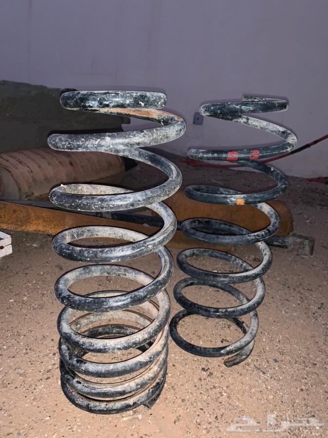 اغراض لاندكروزر.