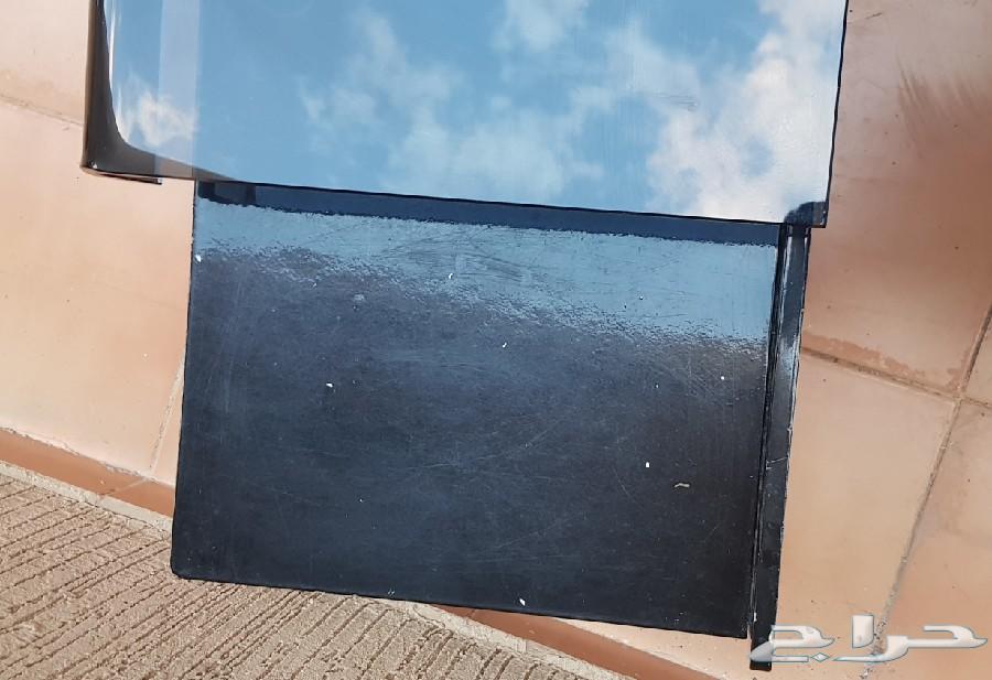 طاولة تلفزيون