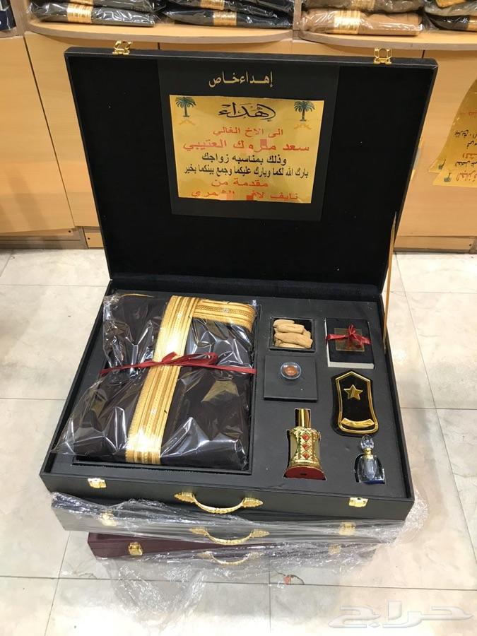 اطقم هدية بشت شتوي سيف درع زوج VIP