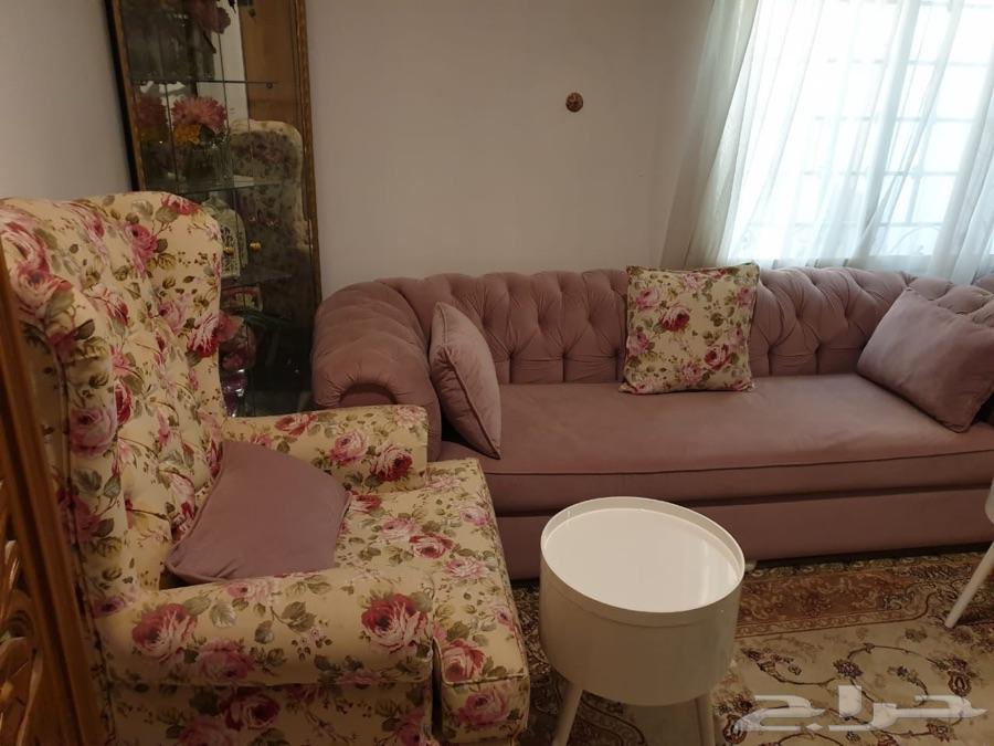 كنب و طاولة طعام