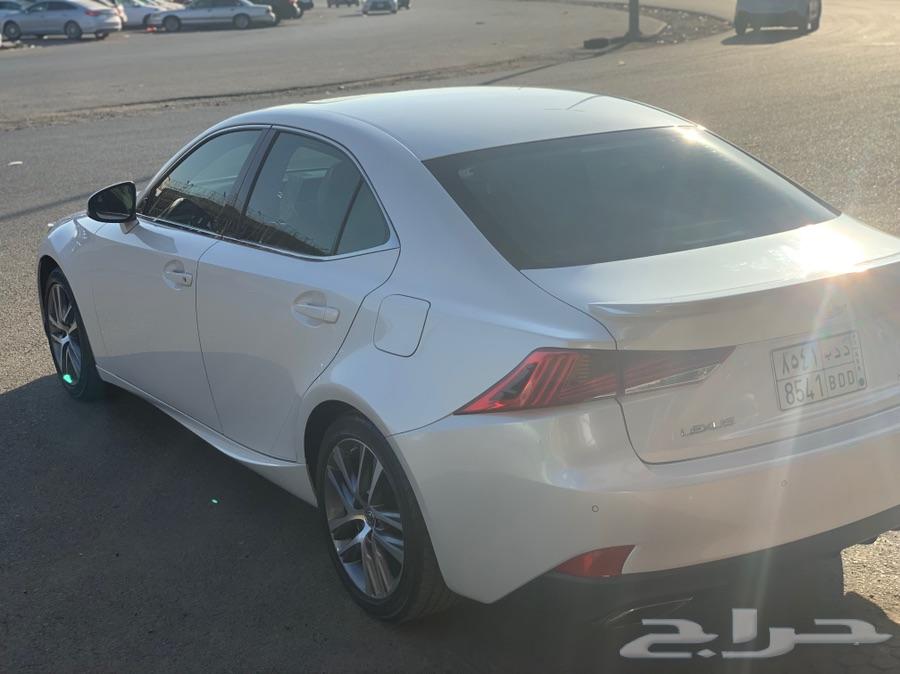 لكزس IS 200 T 2017 سعودي ممشى 27 الف فقط