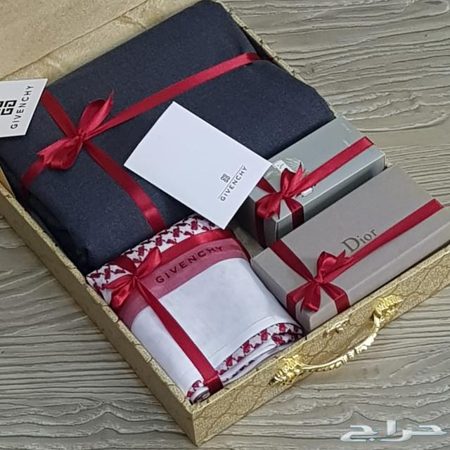 اطقم رجالي قماش جفنشي مع شماغ ونظاره الخ