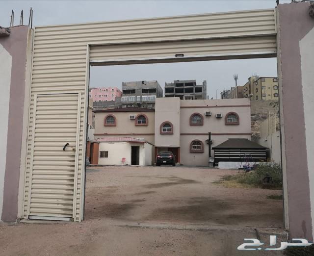 للبيع بيت وحوش بصك شرعي. القلت. الطائف